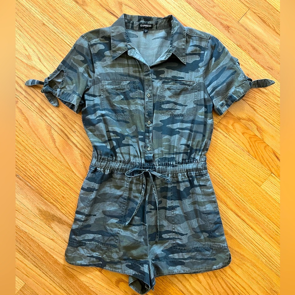 Cute Express Camo Romper size S